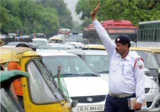 govt curtails special power of delhi traffic... govt curtails special power of delhi traffic...