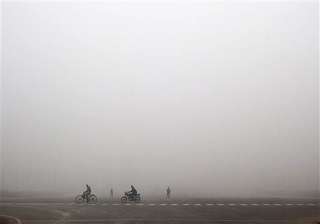 rainy thursday fog delays nearly 40 trains in... rainy thursday fog delays nearly 40 trains in...