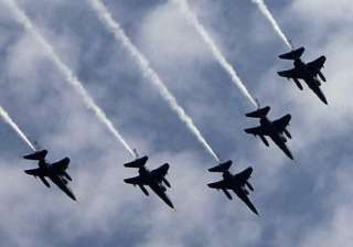 republic day parade flypast mesmerises spectators... republic day parade flypast mesmerises spectators...