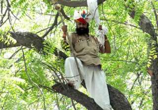 farmer gajendra s death at aap rally in delhi... farmer gajendra s death at aap rally in delhi...
