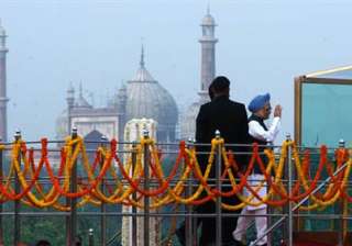 singh becomes third pm to hoist flag at red fort... singh becomes third pm to hoist flag at red fort...