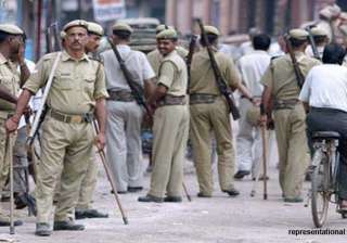 up two cops in badaun rape 14 yr old inside... up two cops in badaun rape 14 yr old inside...