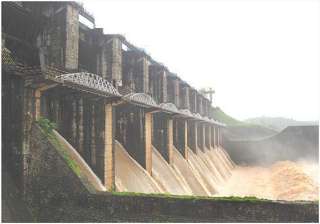 maharashtra assembly disrupted over damanganga... maharashtra assembly disrupted over damanganga...