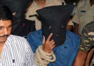bihar honours police officer who arrested im... bihar honours police officer who arrested im...
