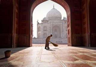 obama s taj visit 300 rs a day for some curfew... obama s taj visit 300 rs a day for some curfew...
