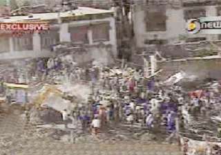 rescuers battle odds to look for 500 missing toll... rescuers battle odds to look for 500 missing toll...