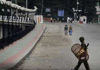 curfew lifted from entire kashmir valley - India... curfew lifted from entire kashmir valley - India...