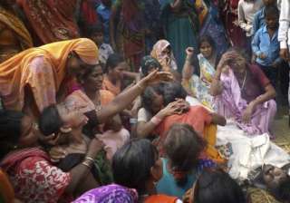 up hooch tragedy toll climbs to 27 - India TV up hooch tragedy toll climbs to 27 - India TV