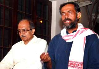 aap set to serve final notice to rebels yadav and... aap set to serve final notice to rebels yadav and...