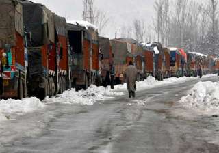 jammu srinagar highway shut for fifth consecutive... jammu srinagar highway shut for fifth consecutive...