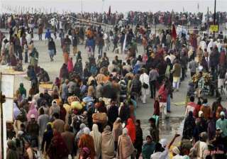 five lakh devotees take dip in gangasagar on... five lakh devotees take dip in gangasagar on...