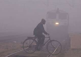 slight fall in mercury fog delays over 40 trains... slight fall in mercury fog delays over 40 trains...