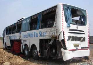 3 killed 42 injured in road mishap - India TV 3 killed 42 injured in road mishap - India TV