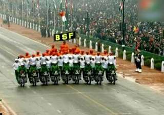 obama thumbs up to bsf janbaz team s daredevil... obama thumbs up to bsf janbaz team s daredevil...