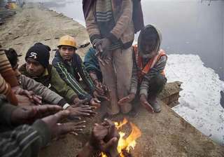 coldest day of the year delhi records 4 degrees... coldest day of the year delhi records 4 degrees...