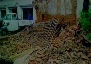 nepaldevastated 20 people die in northern india -... nepaldevastated 20 people die in northern india -...