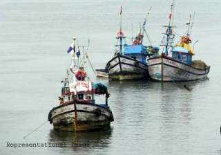 pakistan captures 47 indian fishermen and seizes... pakistan captures 47 indian fishermen and seizes...