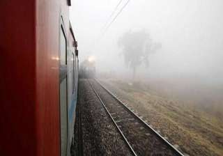fog delays more than 50 trains in delhi - India TV fog delays more than 50 trains in delhi - India TV