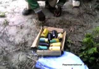 30 bombs recovered from a pond in bihar - India TV 30 bombs recovered from a pond in bihar - India TV