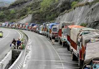 jammu srinagar national highway shut passengers... jammu srinagar national highway shut passengers...
