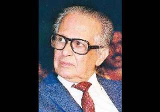 cartoonist r k laxman comfortable in pune... cartoonist r k laxman comfortable in pune...