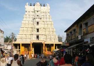 over 1 lakh devotees throng to ramanathaswamy... over 1 lakh devotees throng to ramanathaswamy...
