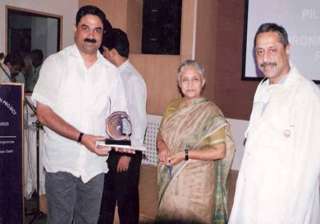 ink thrower kamran siddiqui posed with sheila... ink thrower kamran siddiqui posed with sheila...
