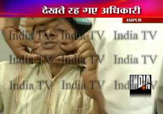 jaipur engineer swallows paper after he was... jaipur engineer swallows paper after he was...