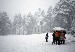 kashmir schools to remain closed due to snowfall... kashmir schools to remain closed due to snowfall...