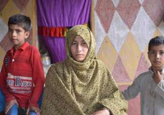 kashmir villagers suffer wounds as mortar... kashmir villagers suffer wounds as mortar...