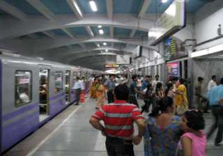 kolkata metro commuters can use mobile phones... kolkata metro commuters can use mobile phones...
