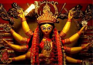kumartuli potters craft new age durga idols -... kumartuli potters craft new age durga idols -...