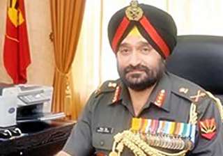 leave behind the past says new army chief gen... leave behind the past says new army chief gen...