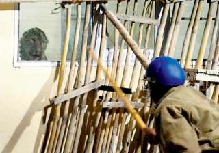 leopard on the loose triggers panic in saharanpur... leopard on the loose triggers panic in saharanpur...