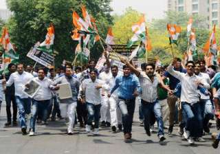 loc attack youth congress workers protest outside... loc attack youth congress workers protest outside...