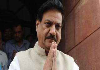 maharashtra cm s bodyguard roughs up tv news... maharashtra cm s bodyguard roughs up tv news...