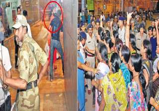 mahila congress supporters stage protest against... mahila congress supporters stage protest against...