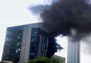 major fire breaks out in mumbai high rise - India... major fire breaks out in mumbai high rise - India...