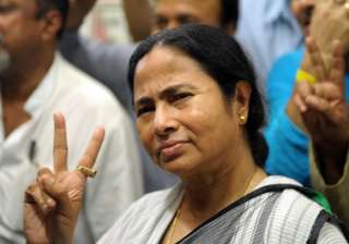 mamata banerjee to design tantuja sarees - India... mamata banerjee to design tantuja sarees - India...