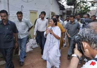 mamata to take oath at 1 05 pm because of amrit... mamata to take oath at 1 05 pm because of amrit...