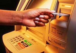 man gets two fake rs 500 notes from atm - India TV man gets two fake rs 500 notes from atm - India TV