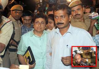 man held as he tries to throw shoe at team anna -... man held as he tries to throw shoe at team anna -...