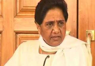 mayawati meets family of badaun rape victims -... mayawati meets family of badaun rape victims -...