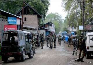militants attack police party in kashmir six... militants attack police party in kashmir six...