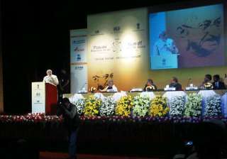 modi attacks centre at pravasi bharatiya divas... modi attacks centre at pravasi bharatiya divas...
