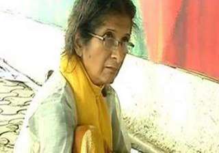 mumbai couple offers shelter to sunita naik -... mumbai couple offers shelter to sunita naik -...