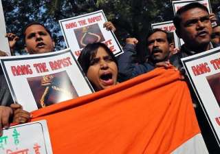 mumbai gangrape journalists stage silent protest... mumbai gangrape journalists stage silent protest...