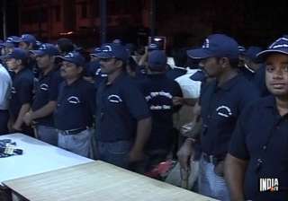 mumbai police takes help from local youths for... mumbai police takes help from local youths for...