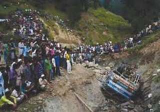 nine dead as taxi rolls down gorge in baramulla -... nine dead as taxi rolls down gorge in baramulla -...