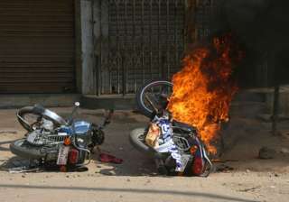 nine injured in communal flare up in damnagar -... nine injured in communal flare up in damnagar -...